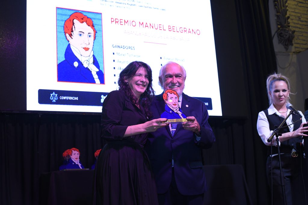 foto premio alejandra garcia